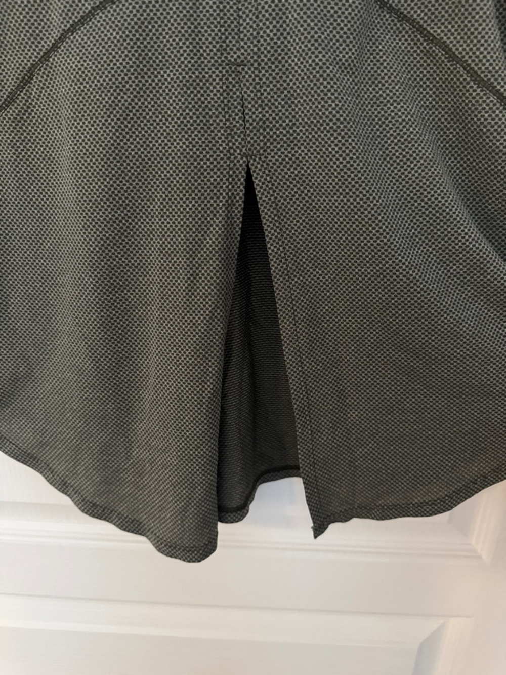 Lululemon Open Up Tie-Back Tee Heathered Camo Green no size dot, but fits a size - Picture 9 of 9